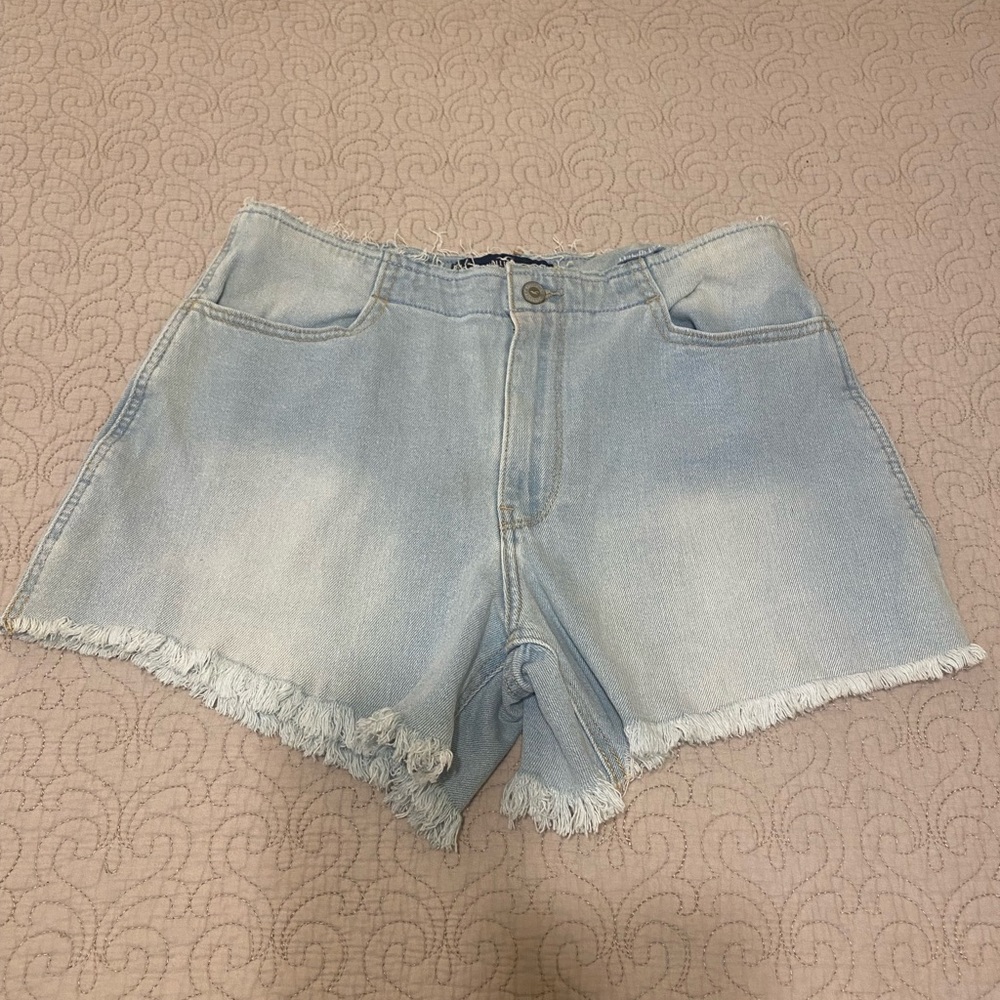 Hollister light wash high rise vintage denim short 4”